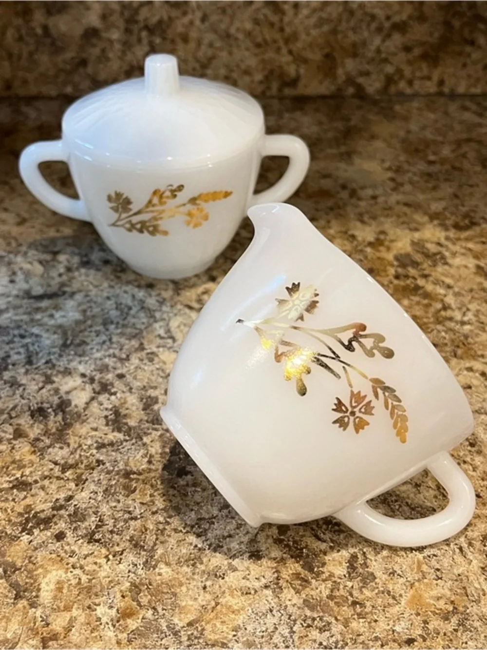 Vintage Federal Glass milk glass creamer & sugar bowl Meadow Gold Wheat pattern.